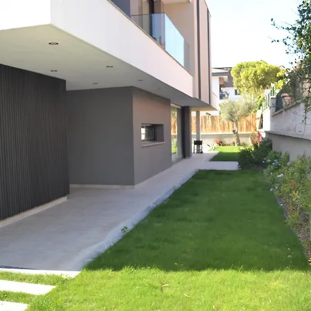 Villa Merkez Sueper Lueks *