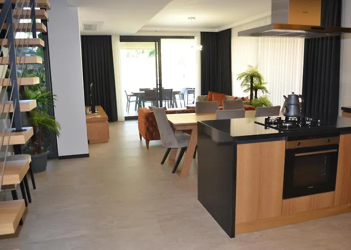 Merkez Sueper Lueks Çeşme