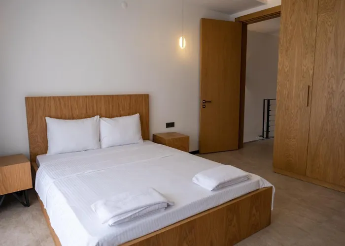 Merkez Sueper Lueks * Çeşme